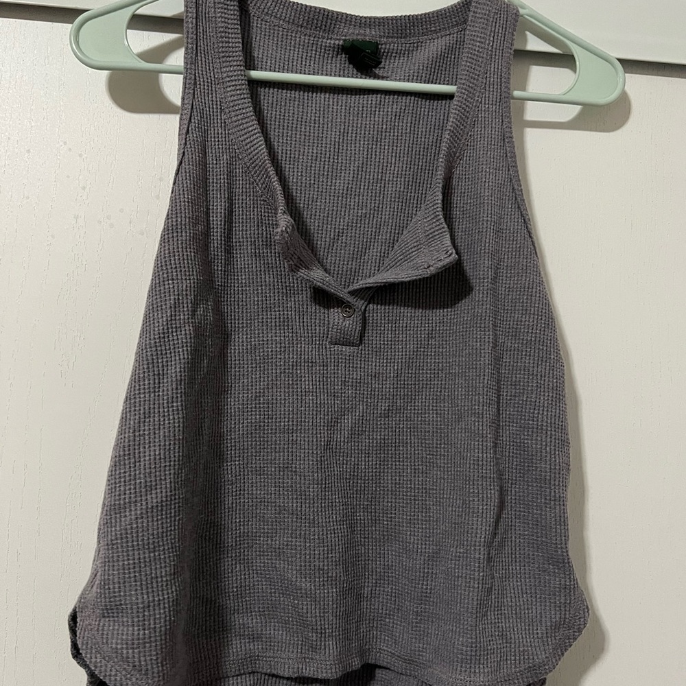 Grey tank top